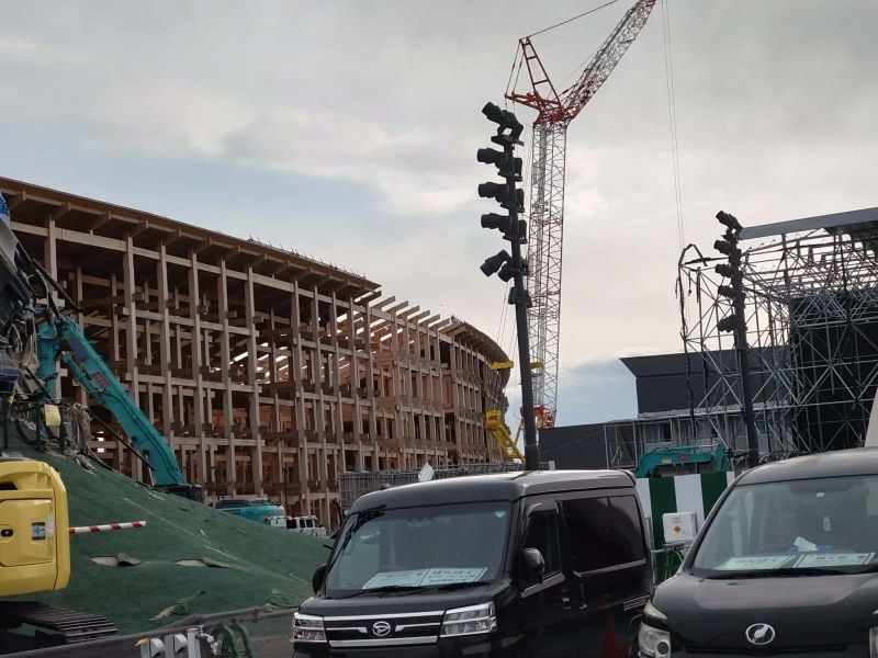 Image for the Tweet beginning: 頂き物の一昨日の万博会場。
ついに大屋根リングの解体が始まったんだねぇ…

#万博 #EXPO2025 #大阪・関西万博 