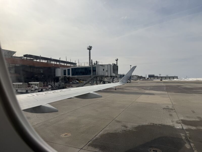 Image for the Tweet beginning: さすが3連休、駐車場混んでたなー。
第1、第2、第3-1が満車だった。
#JAL #AXT → #ITM #JL2174