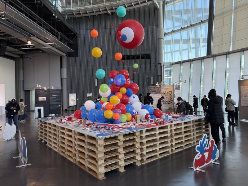 Image for the Tweet beginning: 幻の都市博会場のお台場で万博成分摂取!
日本科学未来館に「みゃくみゃくとつなぐ展 ~万博とひらく未来~ 大阪・関西万博の成果を未来へ」を観に来たのだ。
このエリアだけなら入場無料という。素晴らしい。
奉納されてるこみゃくたちも可愛かったなー。
#こみゃく #EXPO2025 #大阪・関西万博